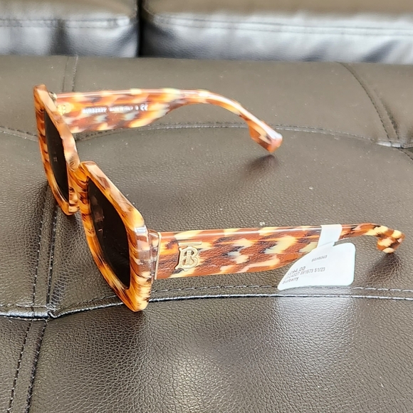 BURBERRY BE4327 DELILAH Brown Squared Frame Shape Wmns - Picture 2 of 8